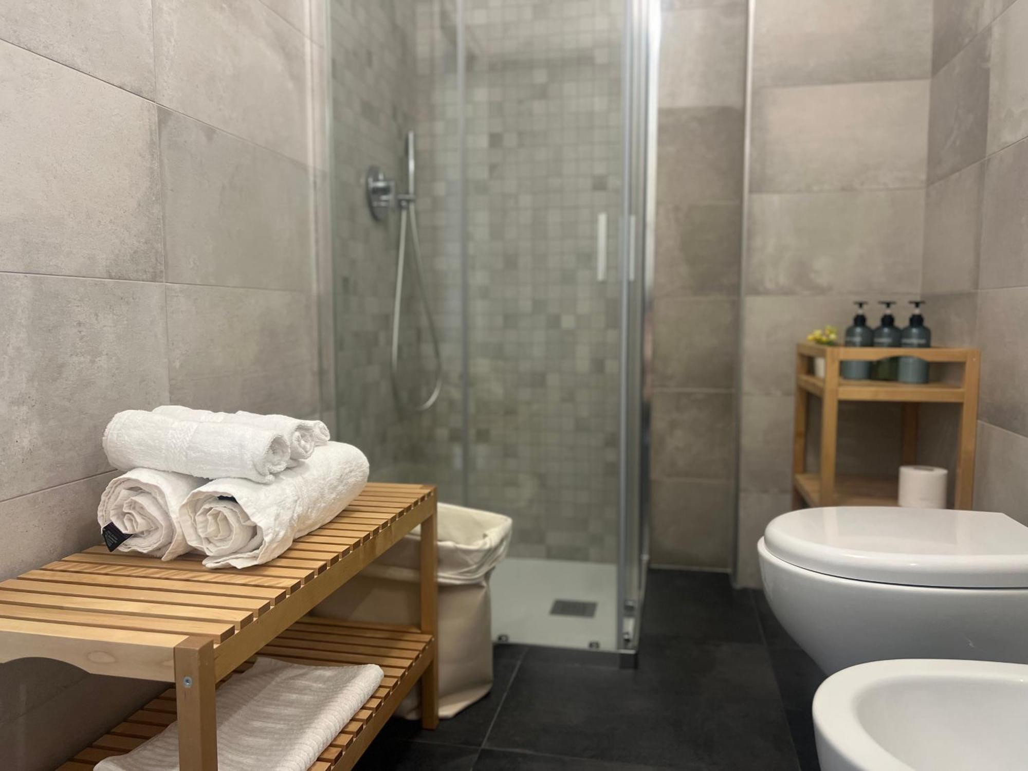 Regina Milano In Melegnano - Wifi, Breakfast Box And Terrace Appartement Buitenkant foto