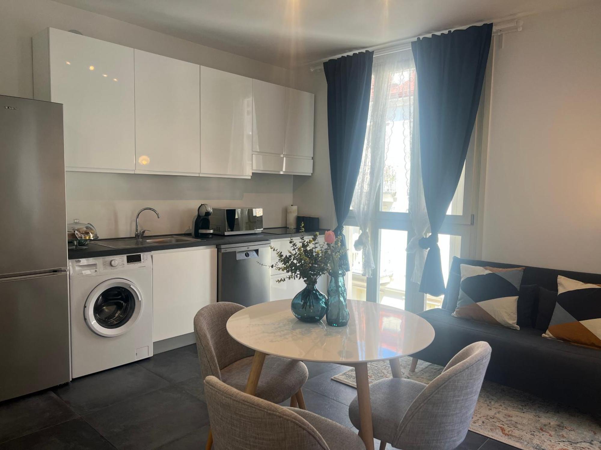 Regina Milano In Melegnano - Wifi, Breakfast Box And Terrace Appartement Buitenkant foto